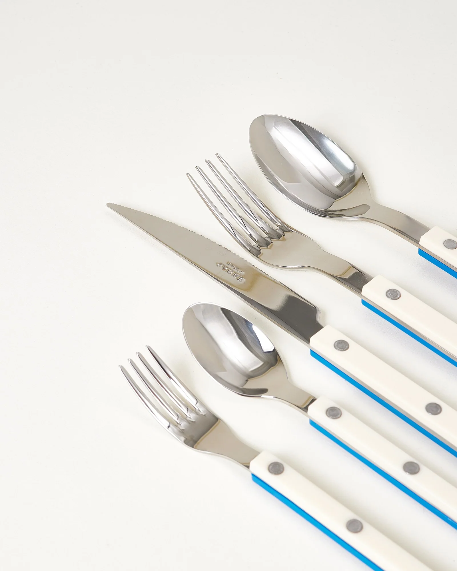 MaM x Sabre Paris Besteck 5er-Set off-white blau